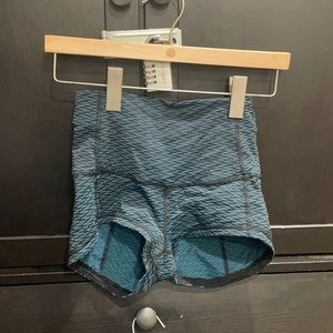 lululemon booty shorts